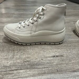 New J Slides White High-Top Sneakers